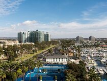 Carlton, Marina del Rey