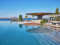 W Costa Navarino