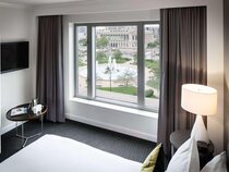 The Logan Philadelphia, Curio Collection by Hilton