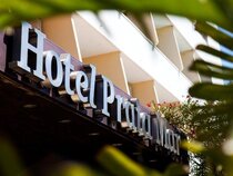 Carcavelos Beach Hotel