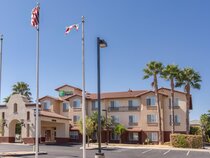 Holiday Inn Express & Suites Manteca City Center