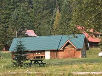Helmcken Falls Lodge