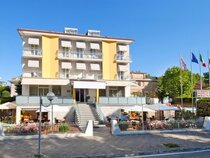 Hotel St. Moritz