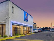 Motel 6 Chicago West Villa Park