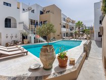 Nami Hotel & Suites