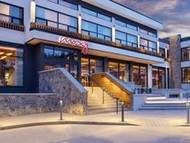 Moxy Banff