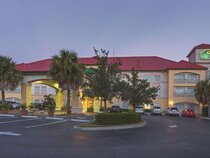 La Quinta Inn & Suites by Wyndham Fort Myers Airport