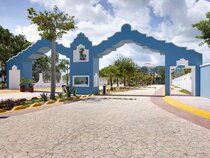 Courtyard By Marriott Cancun