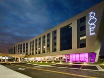 The Rose Hotel Chicago O'Hare, Tapestry Collection by Hilton