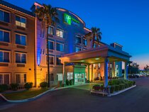 Holiday Inn Express & Suites Peoria North Glendale