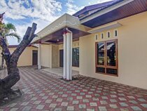 OYO 90643 Suri Guest House Syariah