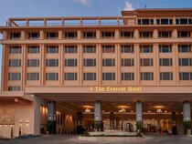The Everest Hotel