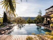 Presulis Hideaway Apartments & Restaurant