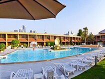 Lou’Lou’a Beach Resort