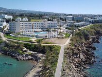 Queens Bay Hotel