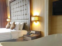 Crystal Lotus Hotel