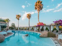 Galanias Hotel & Retreat