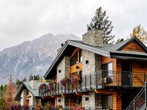 Pyramid Lake Lodge