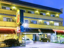 Elev8 Hotel Los Angeles LAX