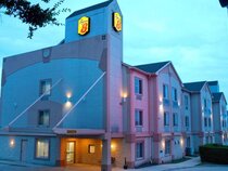 Super 8 by Wyndham Irving/DFW Apt/North