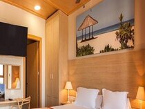 Animal Waterpark & Polynesian Lodge Resort