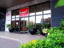 Summit Hotel Greenhills