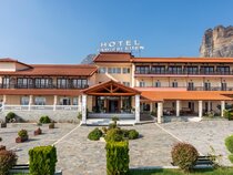 Famissi Eden Hotel
