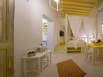 Efchi Suites 1904