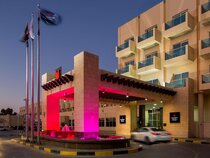 Metropolitan Al Mafraq Hotel