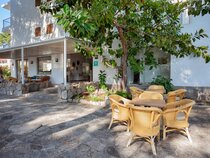 Petit Garden Hotel by Flacalco