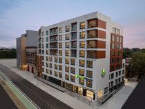 Holiday Inn Express & Suites Woodside Queens NYC