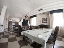 La Maison Hotel