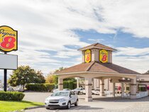 Super 8 by Wyndham Kelowna BC