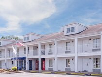 Baymont Inn & Suites Albany at Albany Mall