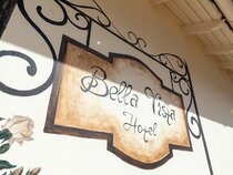 Bella Vista Hotel & Studios