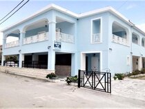 Anna Studios & Apartments