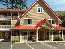 Keystone Boardwalk Inn & Suites