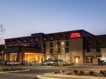 Hampton Inn & Suites Astoria