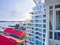 Pinnacle Hotel at the Pier