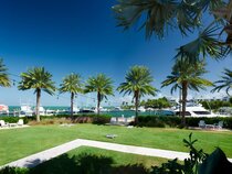 Faro Blanco Resort & Yacht Club Marathon, Curio by Hilton