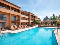 Courtyard Savannah Midtown