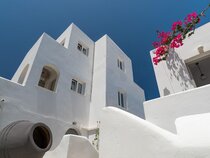 Adonis Hotel & Apartments