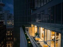 AZUR Legacy Collection Hotel