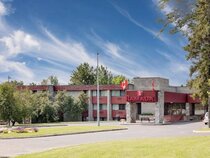 Ramada by Wyndham Pinewood Park Resort North Bay