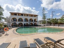 Serenity Luxury Boutique Hotel Agrilia