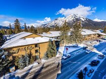 Banff Park Lodge
