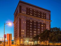 DoubleTree by Hilton Hotel Utica