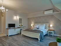 Sunny Castle Hotel