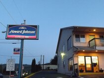 Howard Johnson by Wyndham Roseburg