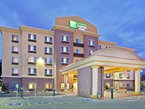 Holiday Inn Express & Suites Lynnwood